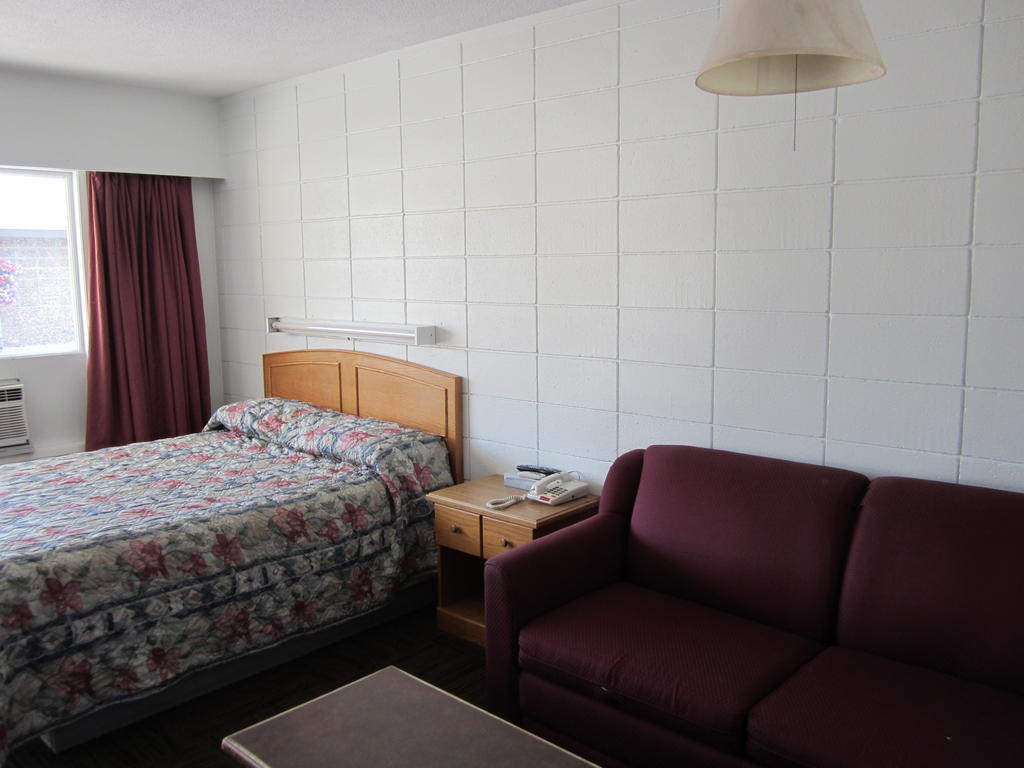 Camelot Court Motel Prince George Zewnętrze zdjęcie